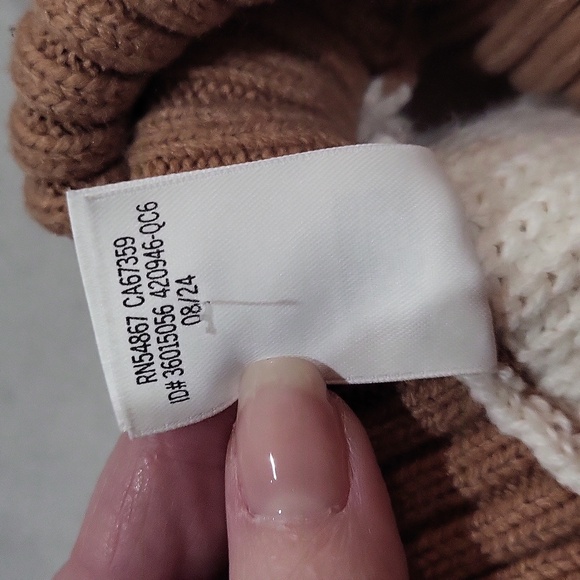 PINK Victoria's Secret Cream and Tan Turtleneck Sweater - Picture 11 of 11